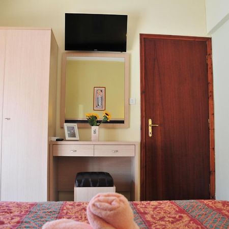 Dionisos Palms Apartments Paralia Dionysiou Exterior photo