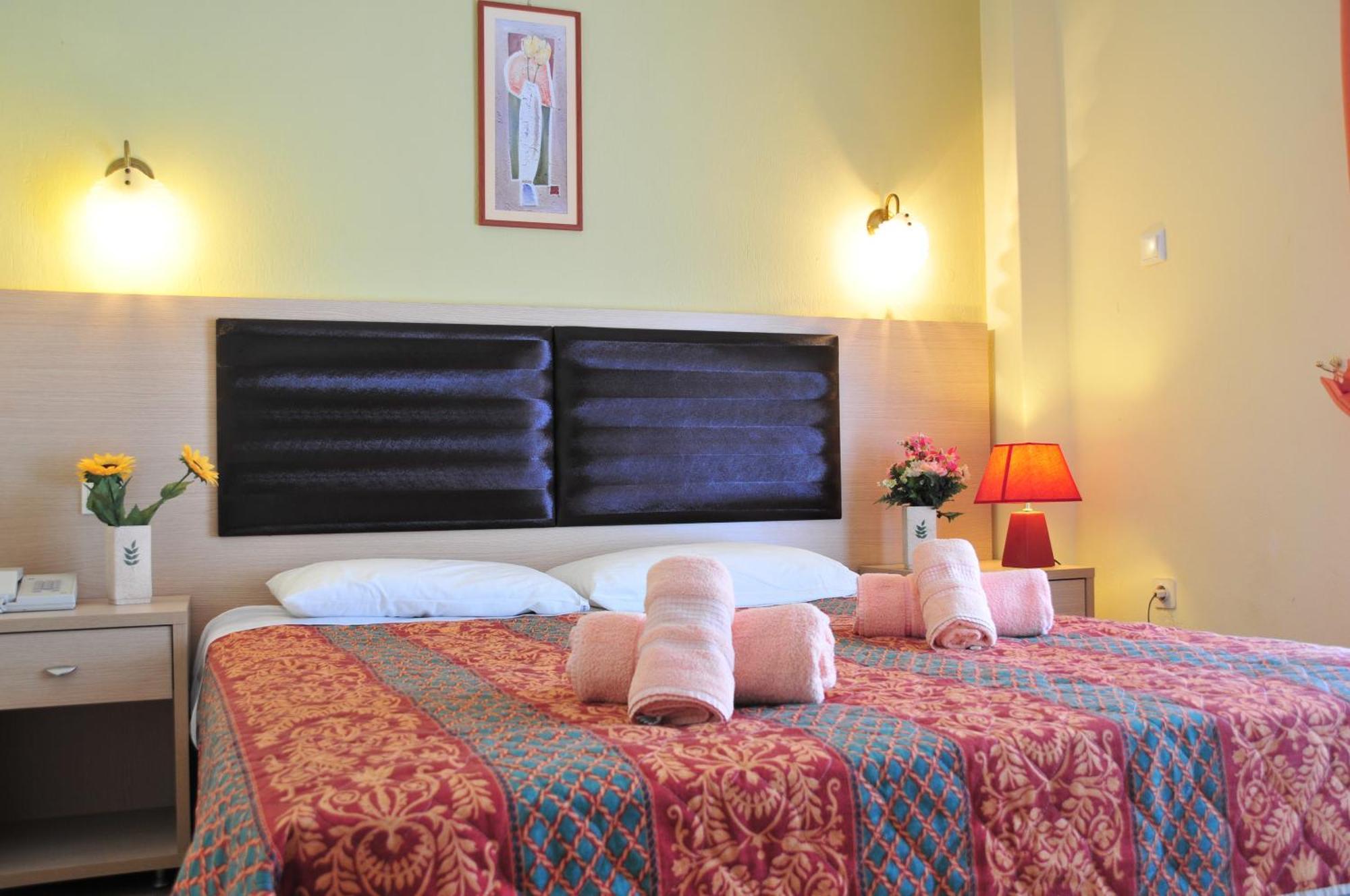 Dionisos Palms Apartments Paralia Dionysiou Room photo